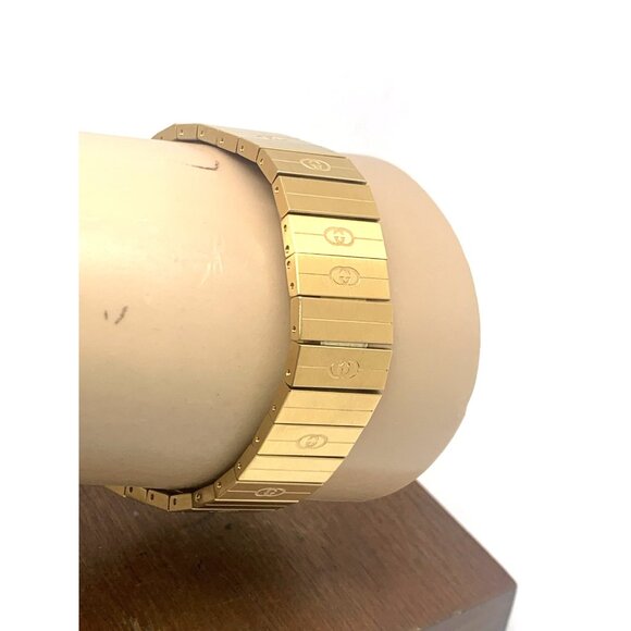 Gucci Unisex Watch YA157403 Grip Swiss Quartz Jump Hour Dial Gold Steel 35mm - Picture 10 of 14